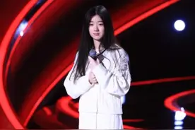 唱红周兴哲旧作，专访“好声音”学员单依纯：大一新生蓄势待发图片