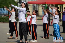 河北孟村：乡村小学迎来新老师图片