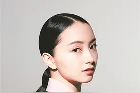 先为医护人员捐安心裤 后给贫困女孩捐卫生巾图片