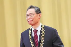 他们的名字响彻华夏 在各自答卷上丹心写忠诚图片