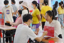 三亚崖州区首个劳务市场启用 每月定期举办招聘会图片