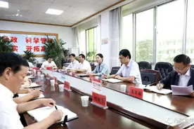 教师节前夕，县委书记郑晓燕看望慰问一线优秀教师代表和教育工作者图片