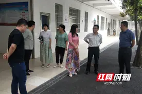 荷塘区教育局局长赵文喜一行到天鹅湖学校进行开学工作指导图片