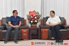 黄海昆白松涛等市领导看望慰问教师代表图片