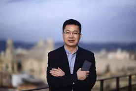 雷军指哪，卢伟冰打哪图片