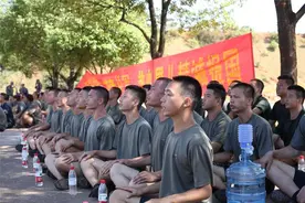 役前训练全面展开，预征新兵笑对考验图片