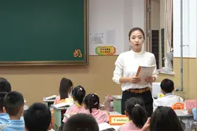 汶川地震幸存女孩成老师：老师因救我身亡，我愿继承老师遗志视频封面