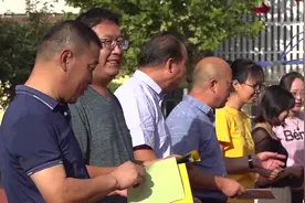 69秒丨既节俭又有新意！潍坊小学生亲手为老师发“奖状”图片