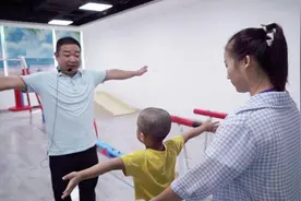守护自闭症儿童的特教老师：有时很难，有时欣慰视频封面