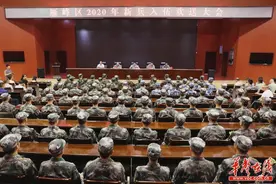 用青春和热血报效祖国 衡阳首批758名新兵启程奔赴军营图片