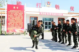从“‘嘴’强王者”到“最强王者”，这个上等兵“豪横”图片