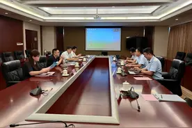 山东能源集团党委常委、副总经理张宝才会见福建省海安橡胶公司客人图片