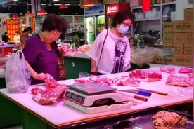 电子秤下垫东西会增加重量？假的图片