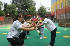爱诺特殊教育学校玫瑰送给敬爱的老师图片