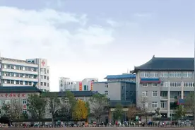 错换人生28年被告医院：姚策出生前已感染乙肝，索赔金过高图片