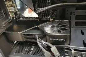 三槽巨兽：英伟达GeForce RTX 3090公版显卡实物曝光图片