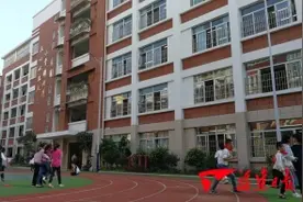 带礼物的不能进校！莆田小学校长教师节“拒礼”成网红图片
