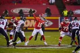 NFL新赛季开战卫冕冠军开门红 酋长逆转德州人图片