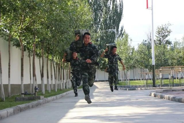 @新战友：入伍最强“攻略”已发出，请查收！