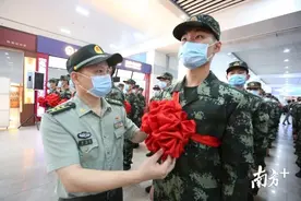 踏征程，赴军营！珠海举行新兵入伍欢送仪式图片