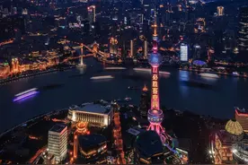 东方明珠首场3D灯光秀亮相！闪耀必胜时刻，必胜客中国庆祝入华30周年图片