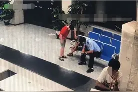 叔叔，我捡到一个小孩图片