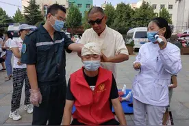 河南鲁山：200余人在世界急救日宣传现场学会了急救技能图片