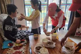 11岁白族女孩撑起半个家！小于洋，你真棒图片