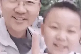 父亲带娃晨跑顺手当“排长”，这116天的打卡真赞图片