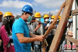 故宫修缮知多少 工匠“老手”在沈阳故宫“压麻灰”图片