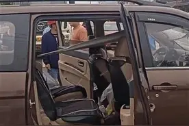 离奇！面包车撞上风力发电机叶片，尖端戳破挡风玻璃致1人死亡图片