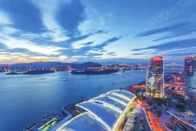 盈盈一水间 厦台若比邻图片