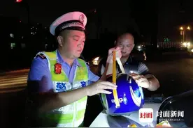 电瓶车尾贴上反光条？成都交警：“亮尾行动”了解一下图片