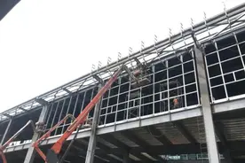 昆明火车站南广场候车楼雏形已现图片