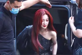 美人计 | 连90斤的女明星都会有的副乳小赘肉，怎么减？图片
