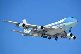 盘点各国“空军一号”：默克尔专机可变身“空中医院”图片