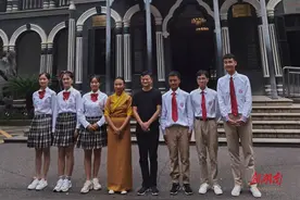 马云赴湖南第一师范学院看望公费定向师范生图片