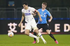 两越位进球，两门框，毕津浩救主！申花1-1大连人，和深圳同分了图片
