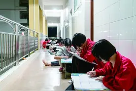 “燃灯”校长张桂梅：把“教育改变女孩人生”坚守到底图片