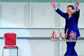 他凭借什么成为安倍接班人？图片