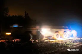 夜战！“东风快递”小哥子夜出击多发导弹昂首问天图片