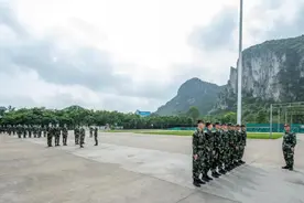 武警广西总队：军旅人生第一步——组织新兵开展适应性训练图片