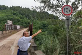 修高速路挖断村道，还建道路引村民质疑：坡陡弯急，进城需绕行20公里图片