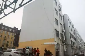 一户不签字，老小区拆迁搁浅，居民商量凑40余万补偿“钉子户”图片