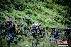高燃！武警特战队员魔鬼周极限训练大片图片