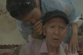坑！销售员登门推销称治百病，89岁老人花3万买“海狗油保健品”视频封面