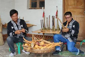脱贫后 他成了传承人图片
