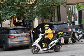 50分钟违规6次！央视揭秘外卖员送餐全过程，外卖员：一个投诉扣500元图片