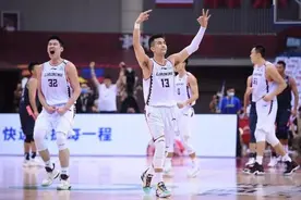 郭艾伦韩德君顶薪续约！辽篮19人名单定了图片