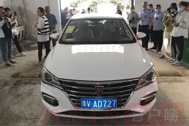 豫V AD727！郑州第一张豫V号牌诞生，双号牌时代开启图片